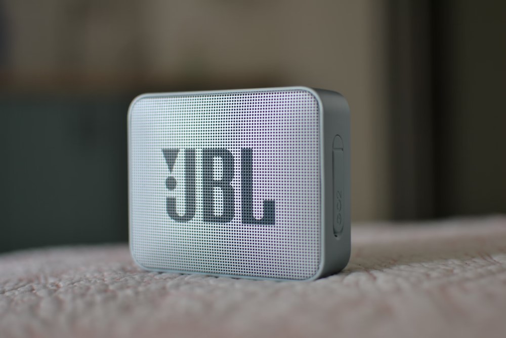 Como conectar 2 JBL